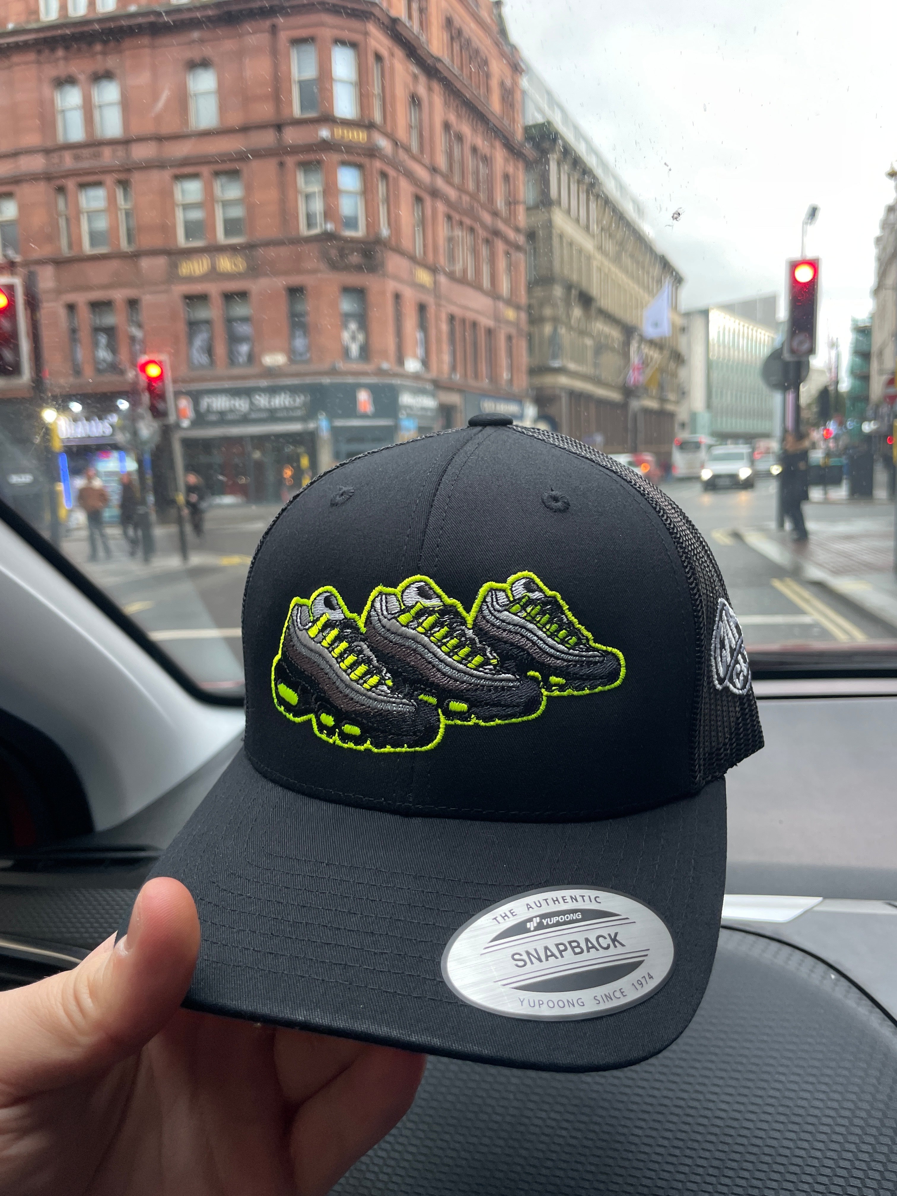 NEON CAP - BLACK